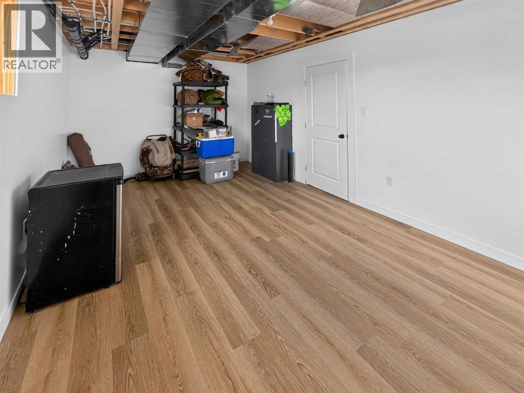 10502 105 Ave - 23