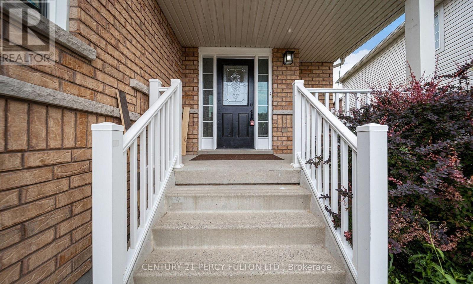 91 LAPRADE SQUARE - 6