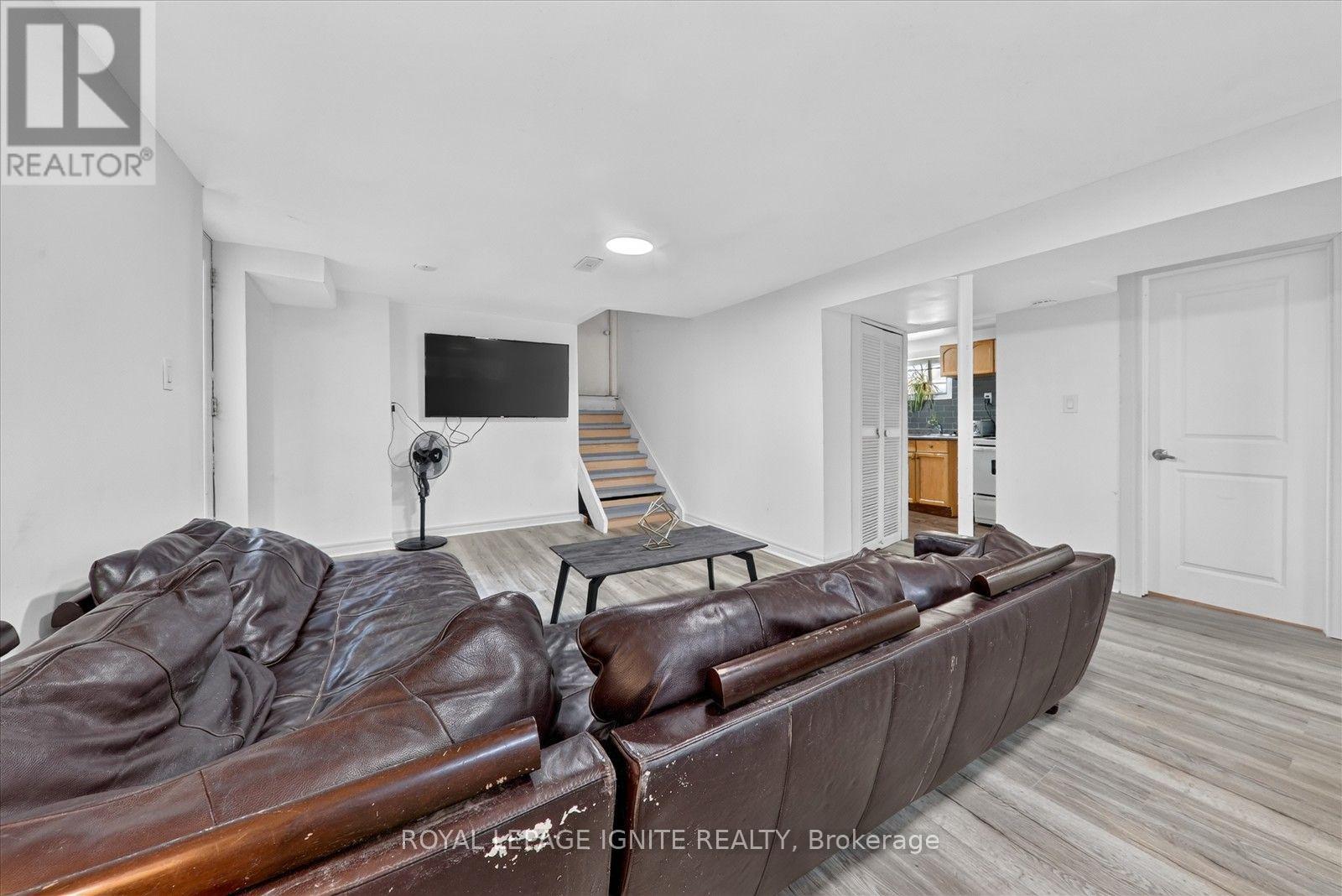 7 BRIARBLUFF AVENUE - Image 33