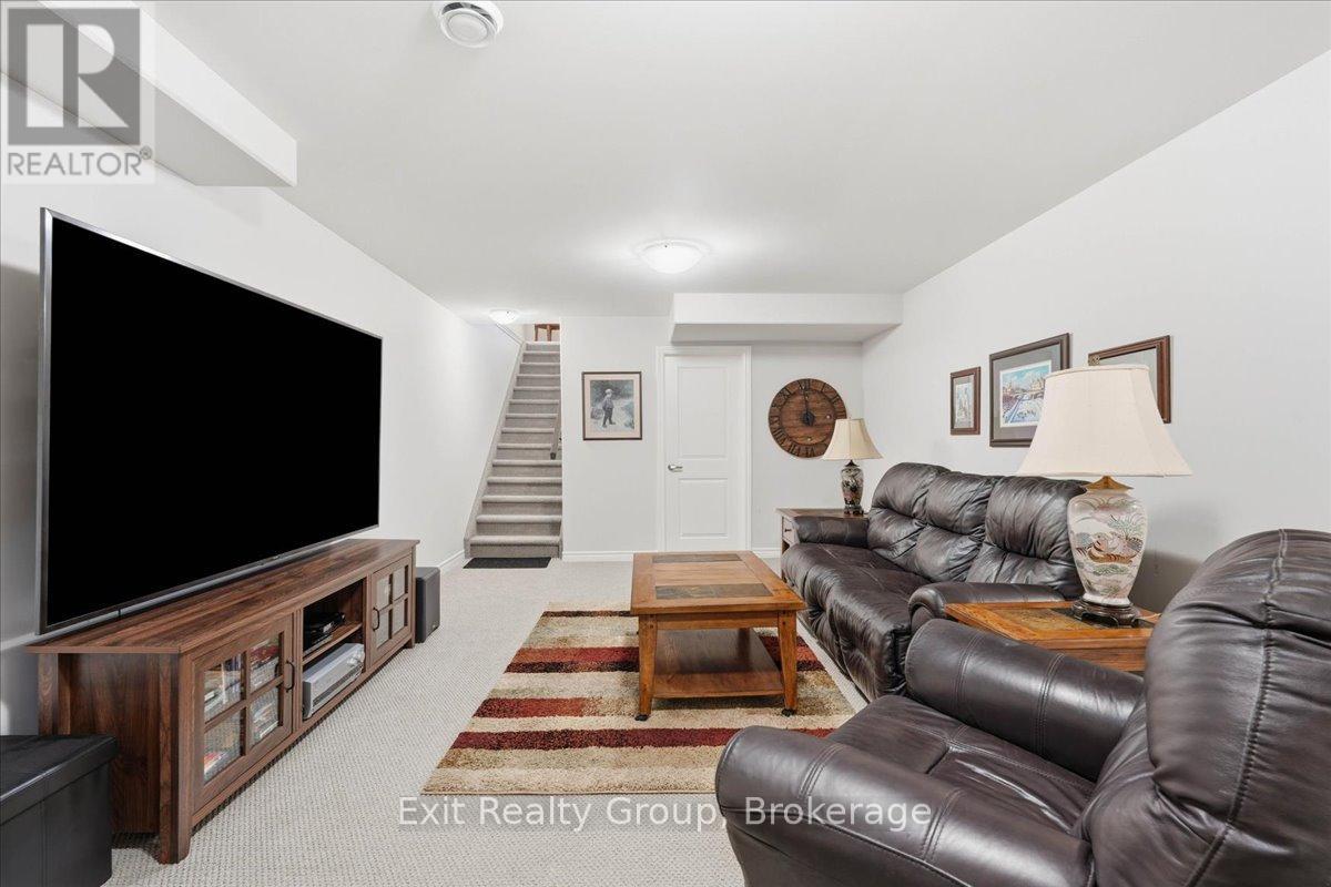 30 SANDHU CRESCENT - 17