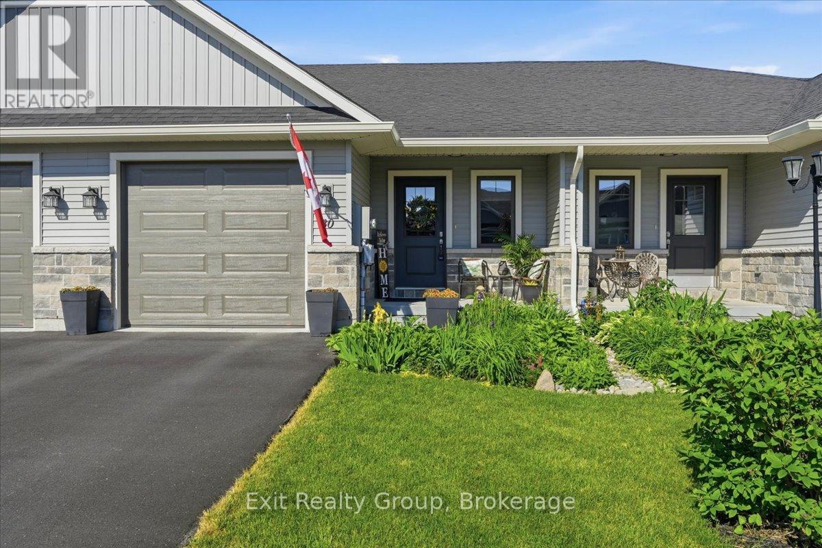 30 SANDHU CRESCENT - 1
