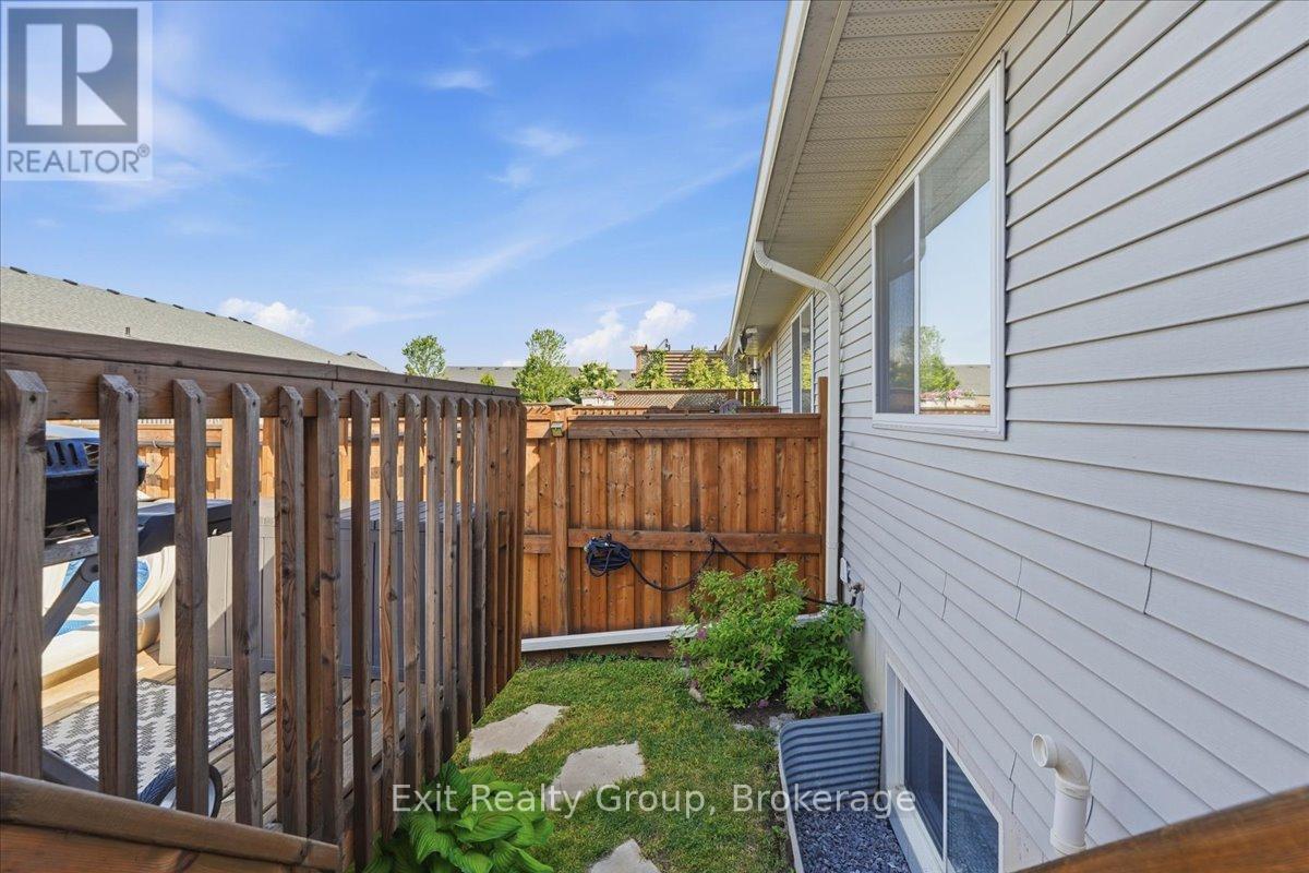 30 SANDHU CRESCENT - 34