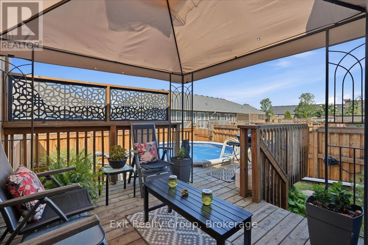 30 SANDHU CRESCENT - 32
