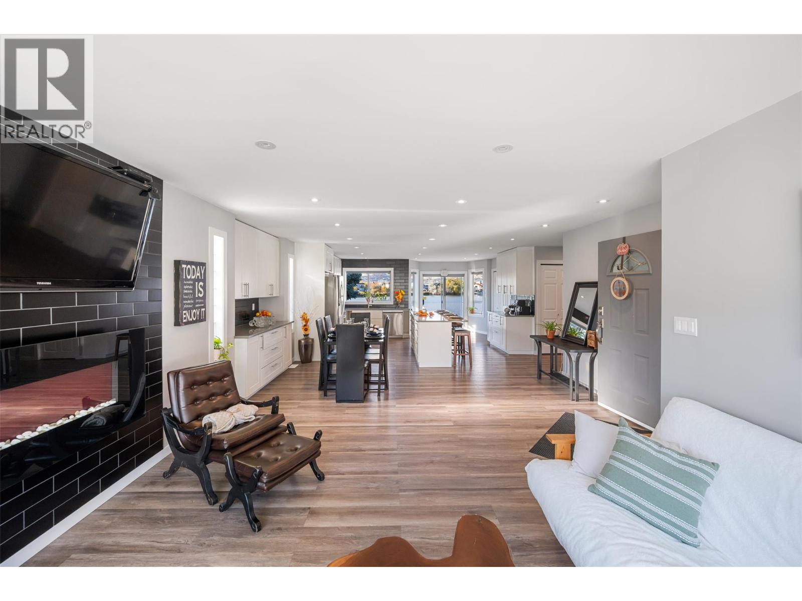 38 BAYVIEW Crescent - 13
