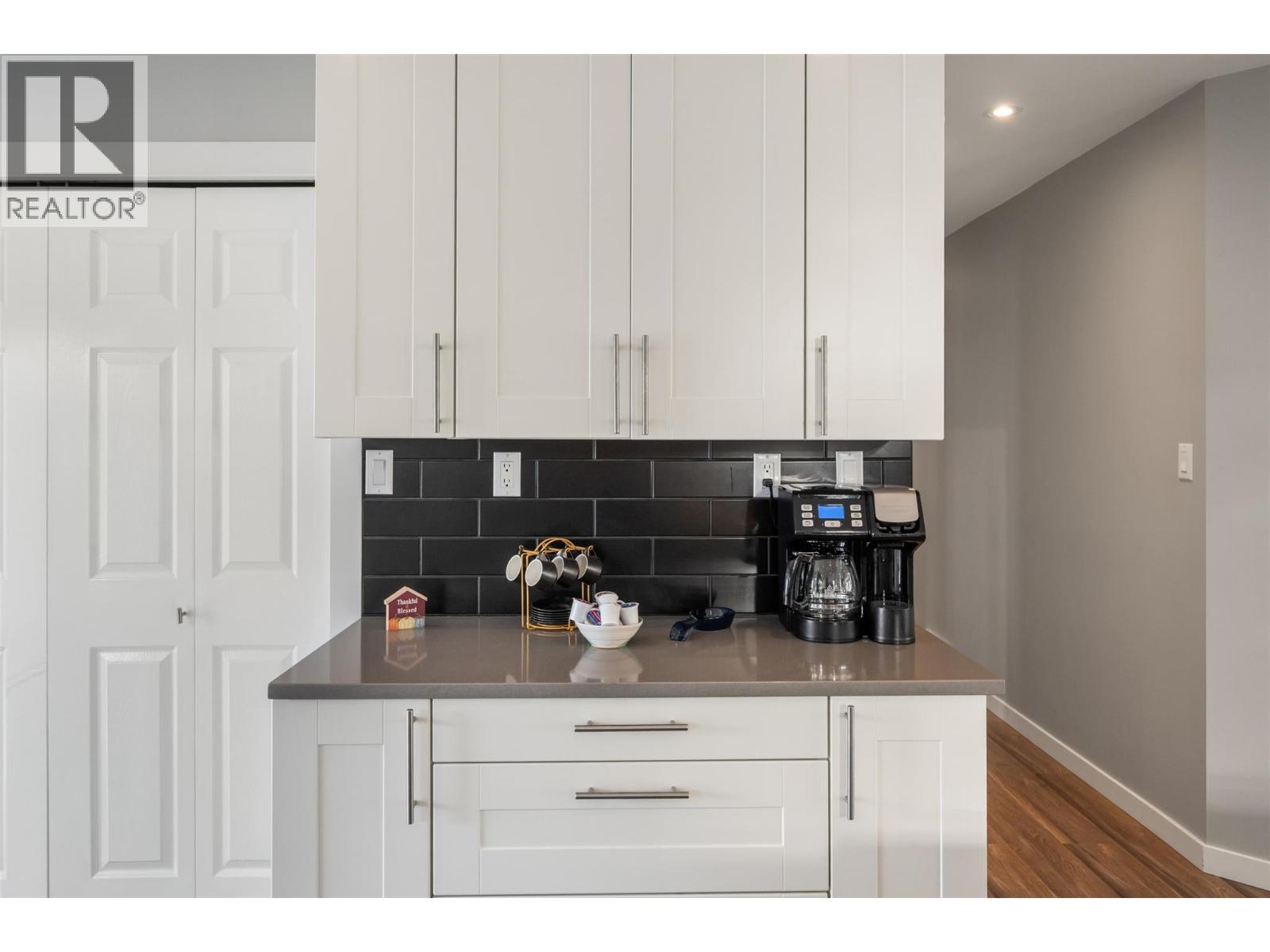 38 BAYVIEW Crescent - 24