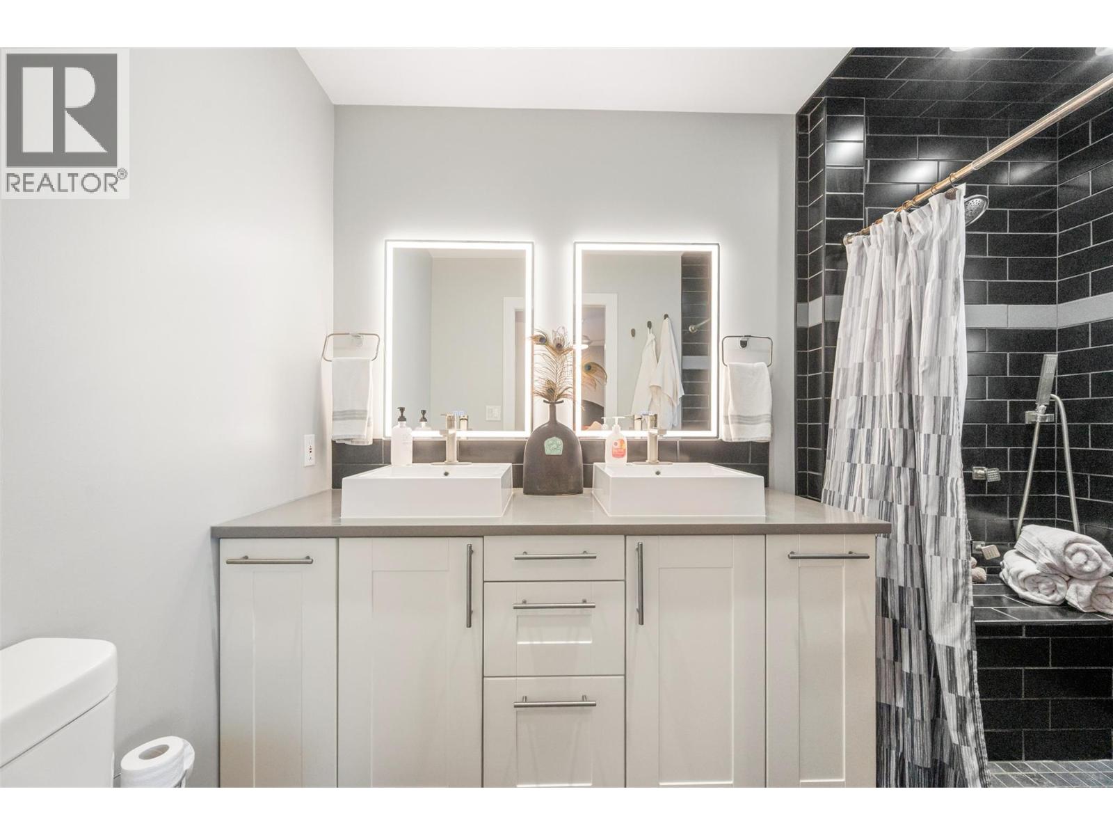 38 BAYVIEW Crescent - 30
