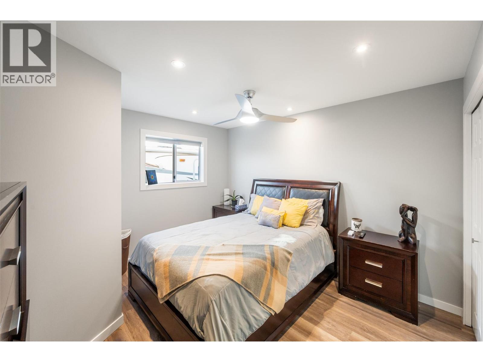 38 BAYVIEW Crescent - 33