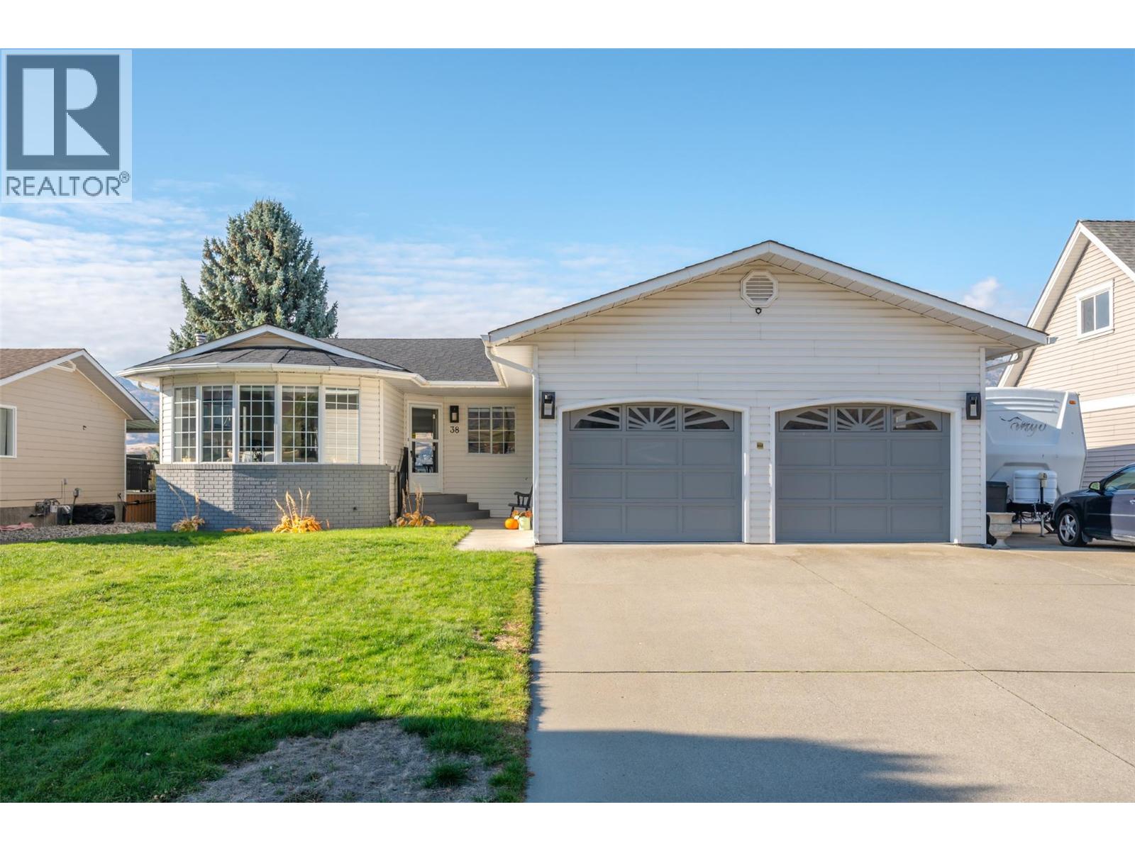 38 BAYVIEW Crescent - 57