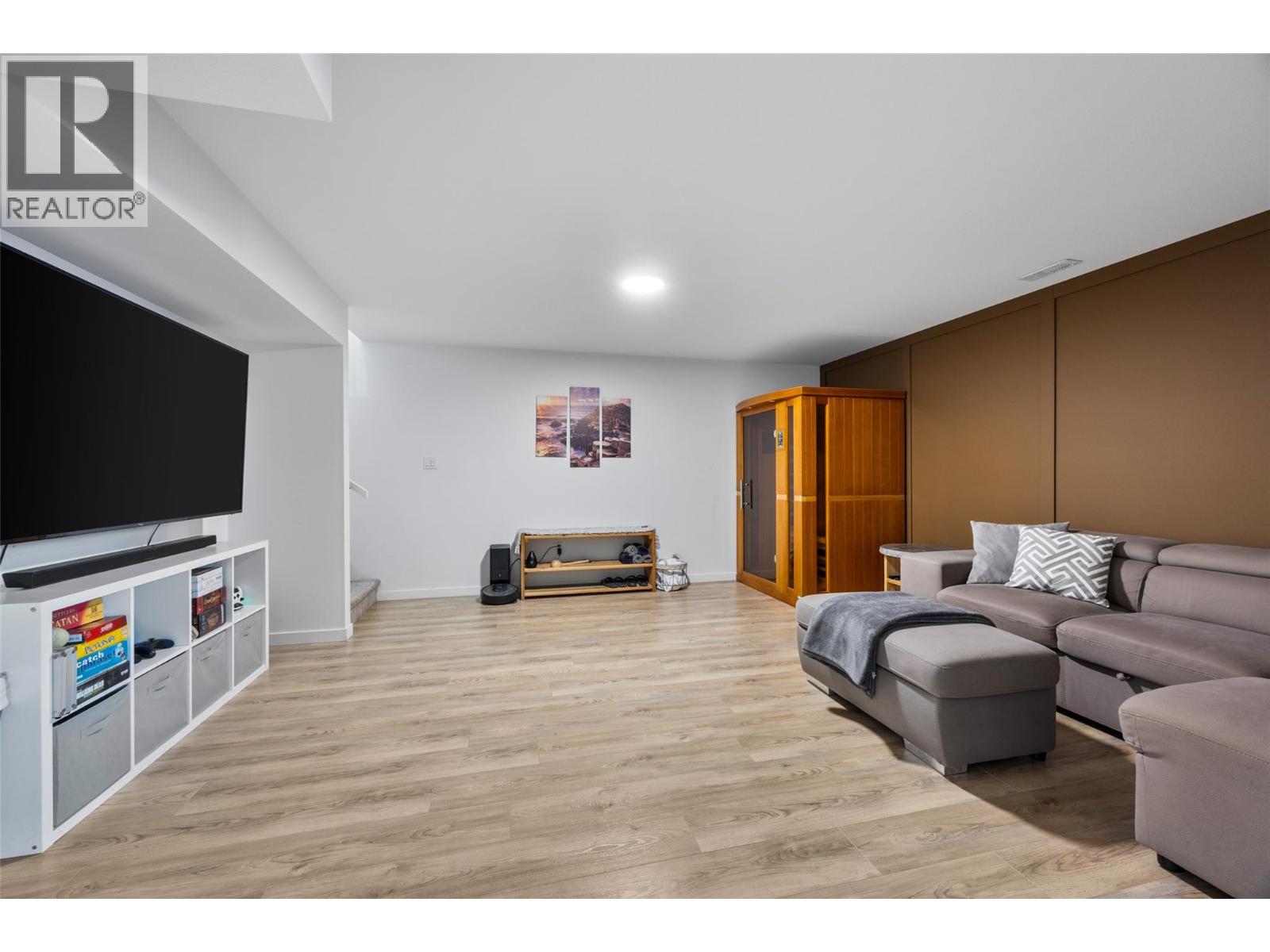 #1 220 Shepherd Road - 19
