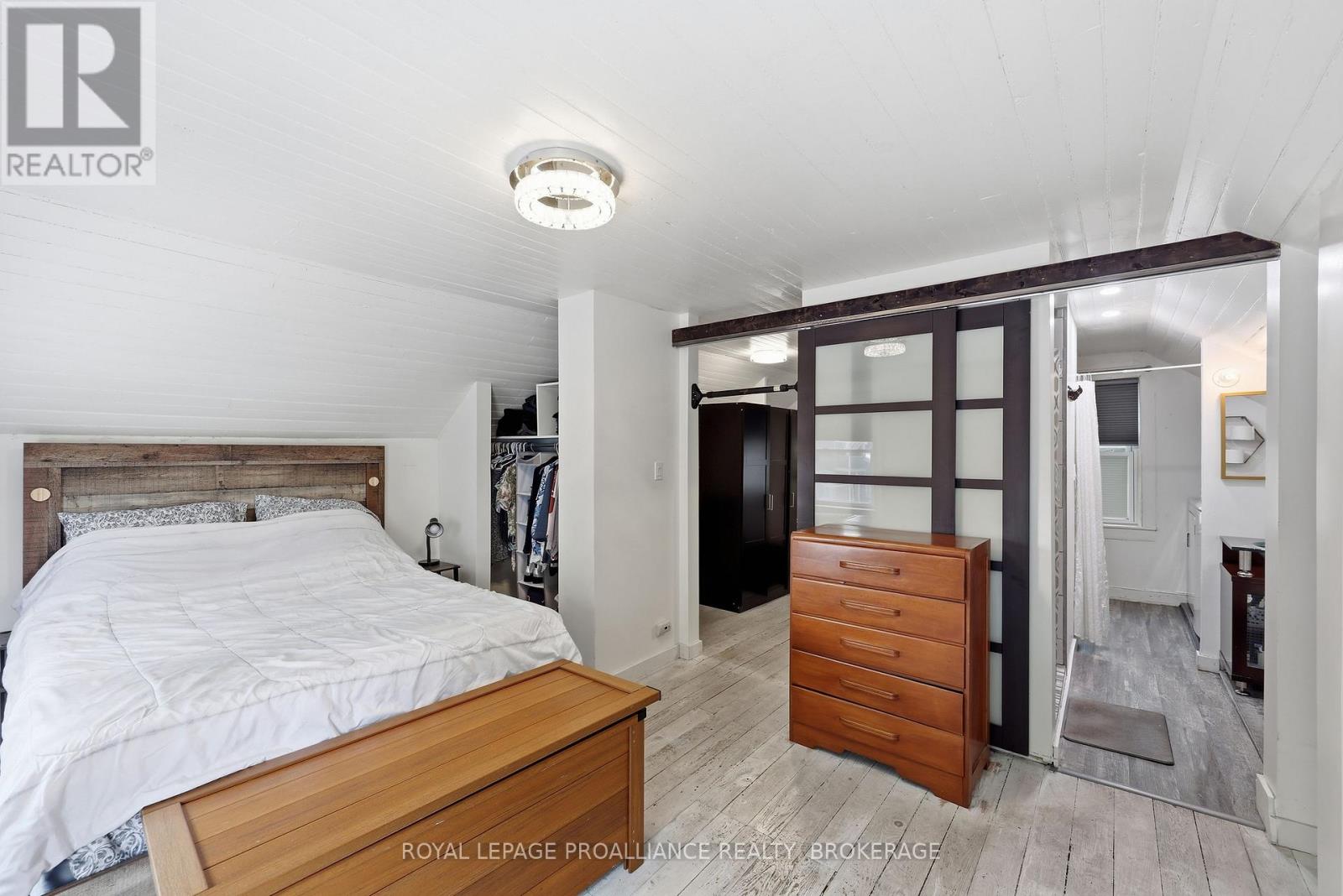 114 NORTH STREET N - 37