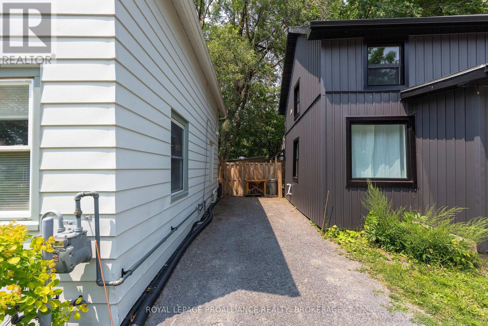 114 NORTH STREET N - 6
