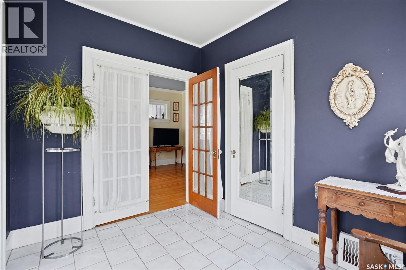 3625 Victoria AVENUE - 3