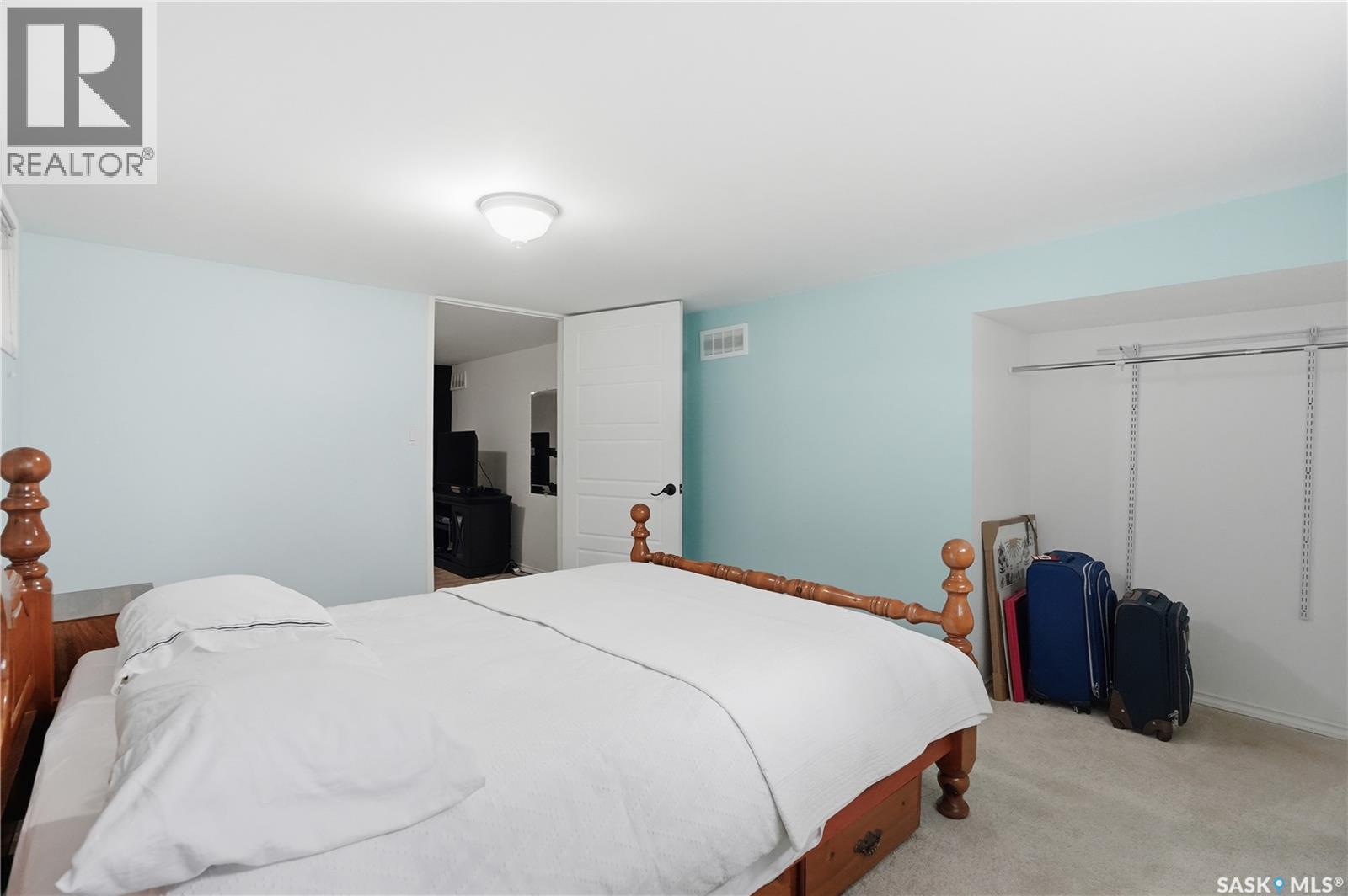 3625 Victoria AVENUE - 32