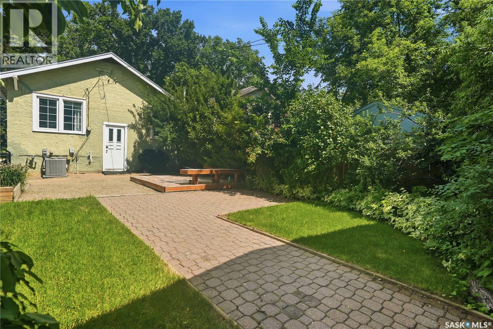 3625 Victoria AVENUE - 35