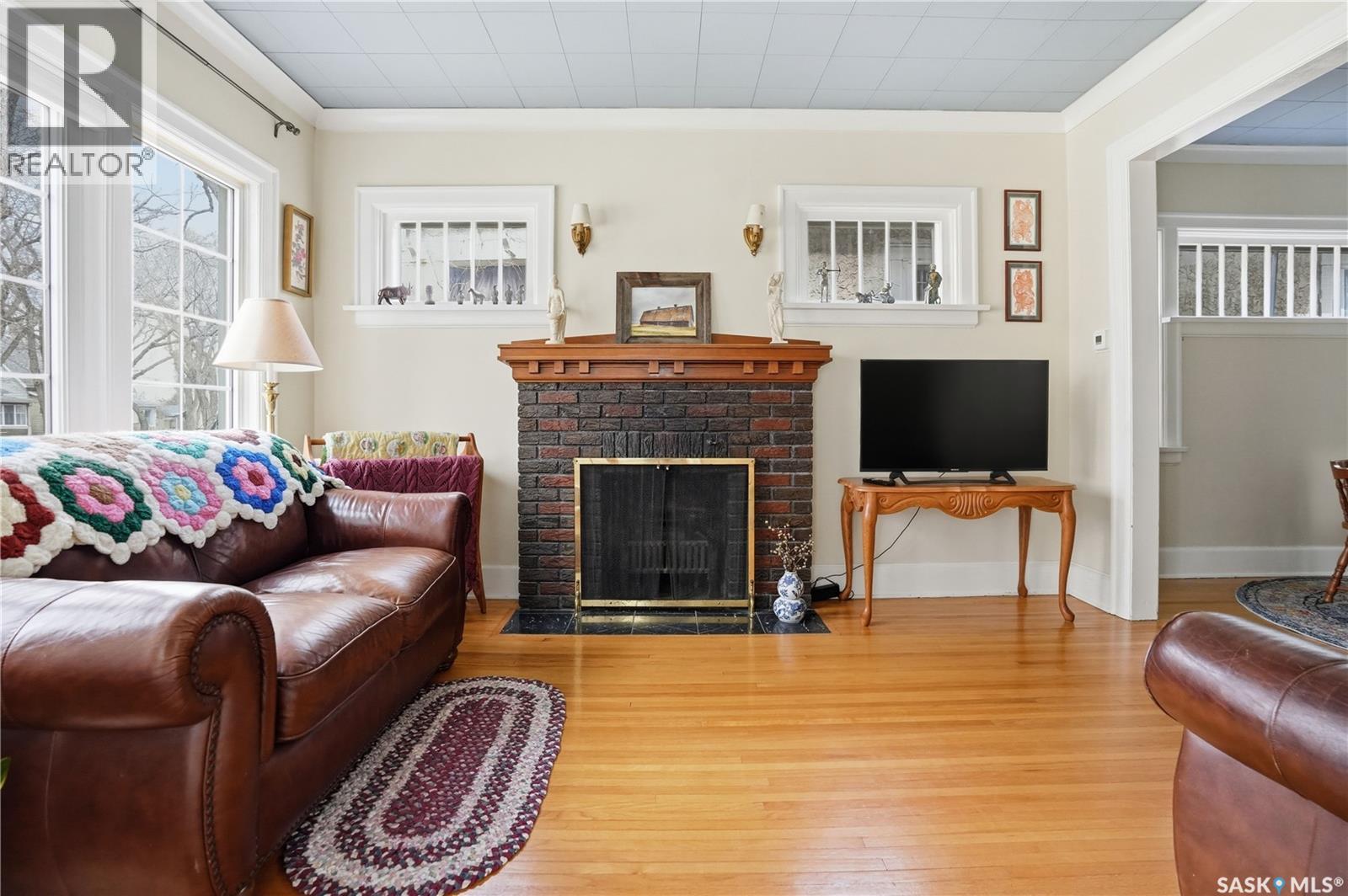 3625 Victoria AVENUE - 4