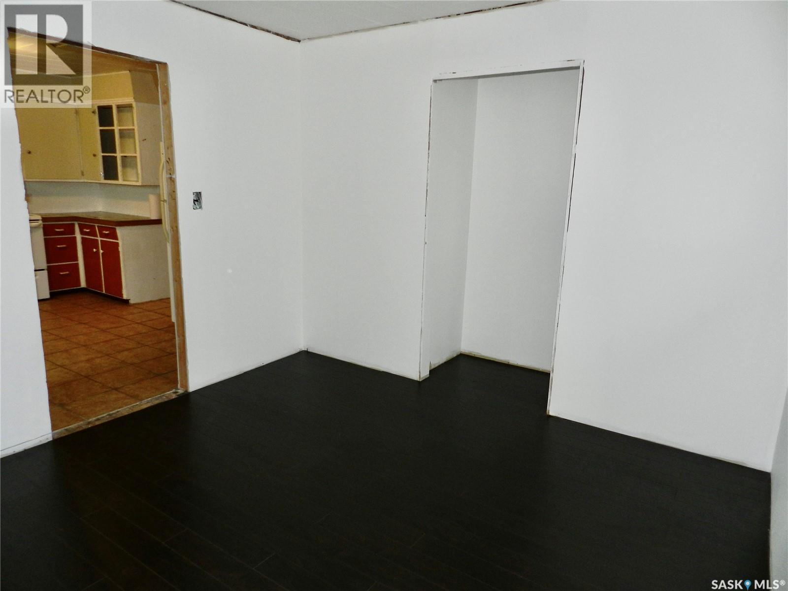 1112 Lillooet STREET W - Image 11