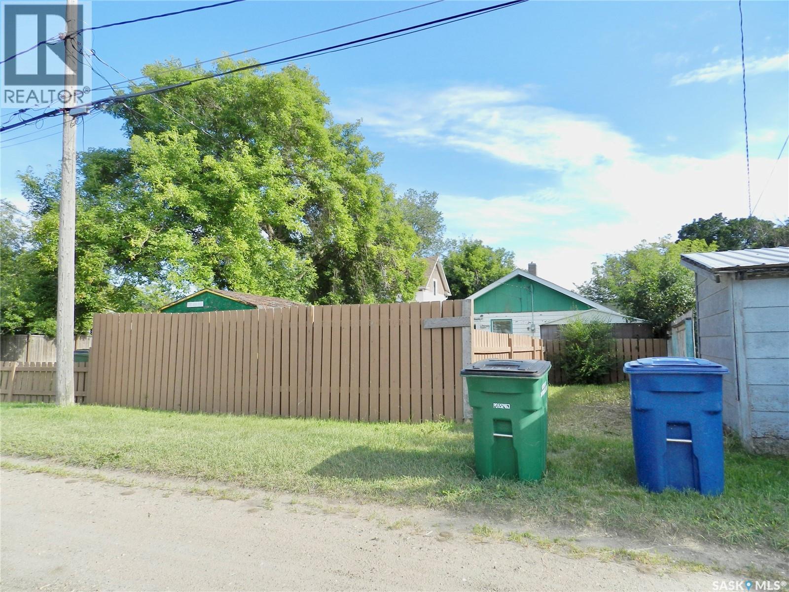 1112 Lillooet STREET W - Image 14