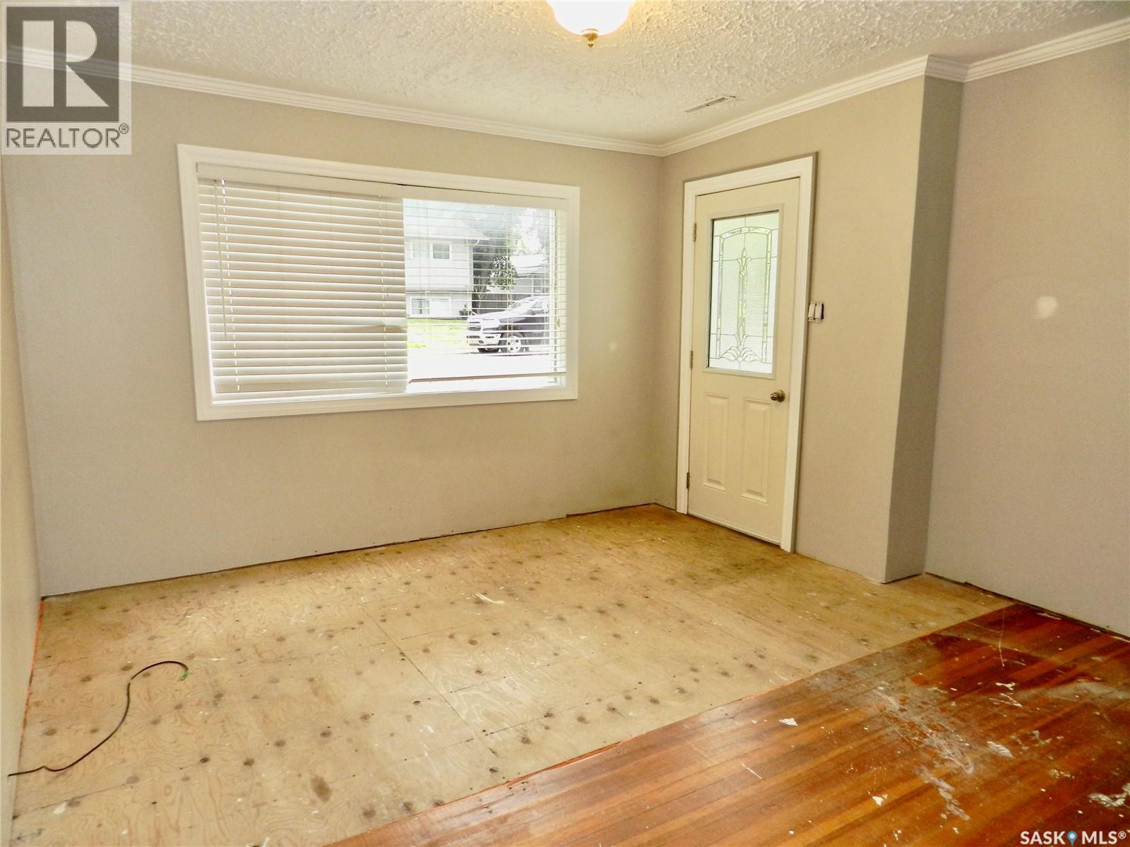1112 Lillooet STREET W - Image 2