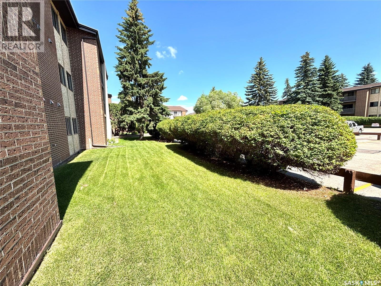 #104 307 Tait CRESCENT - Image 15