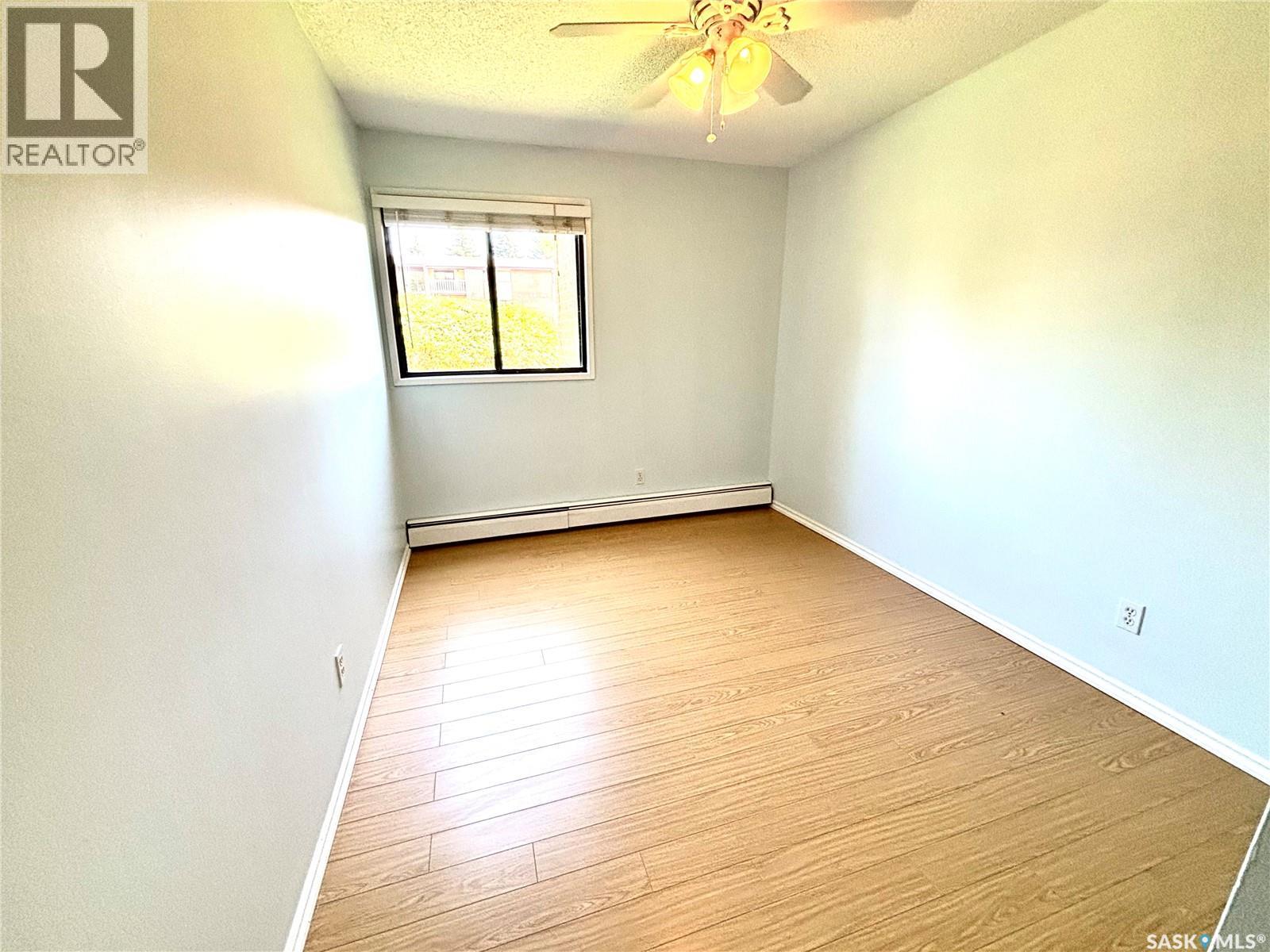#104 307 Tait CRESCENT - Image 8