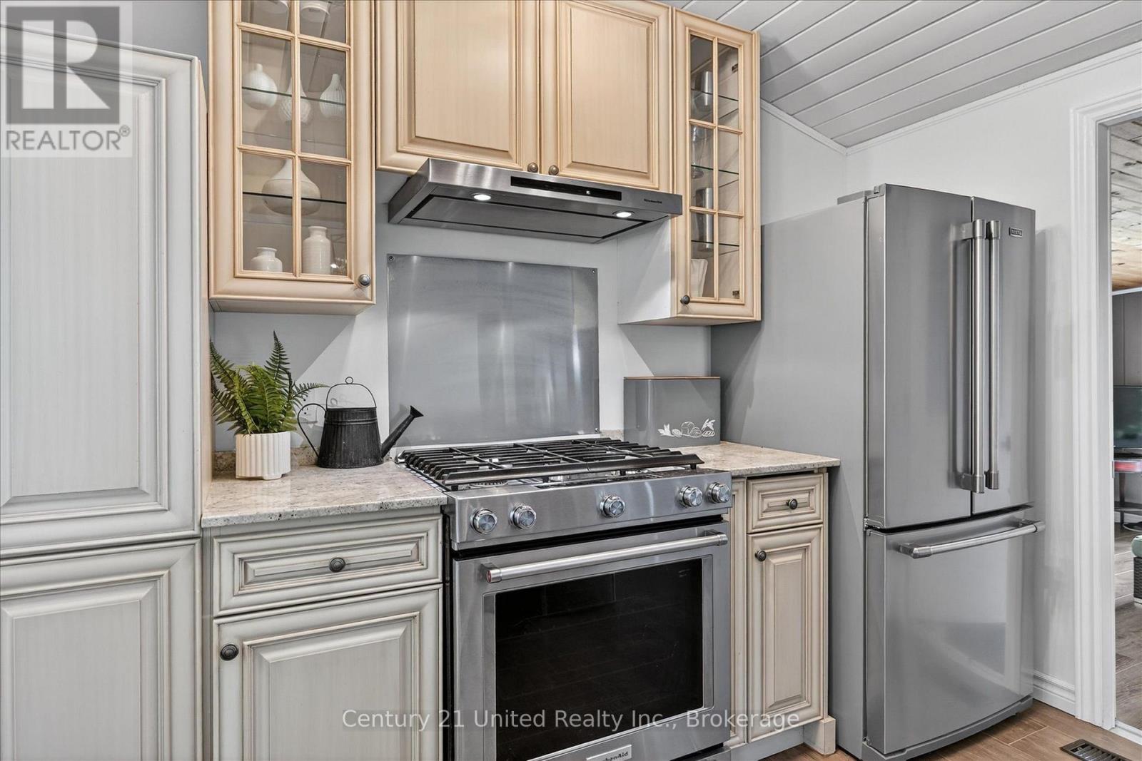 1515 O'CONNOR DRIVE - 23