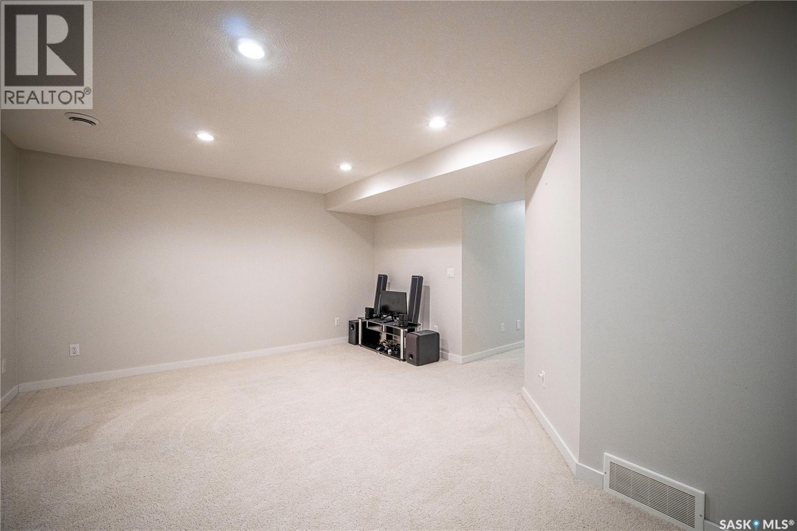 #307 710 Gordon ROAD - 35