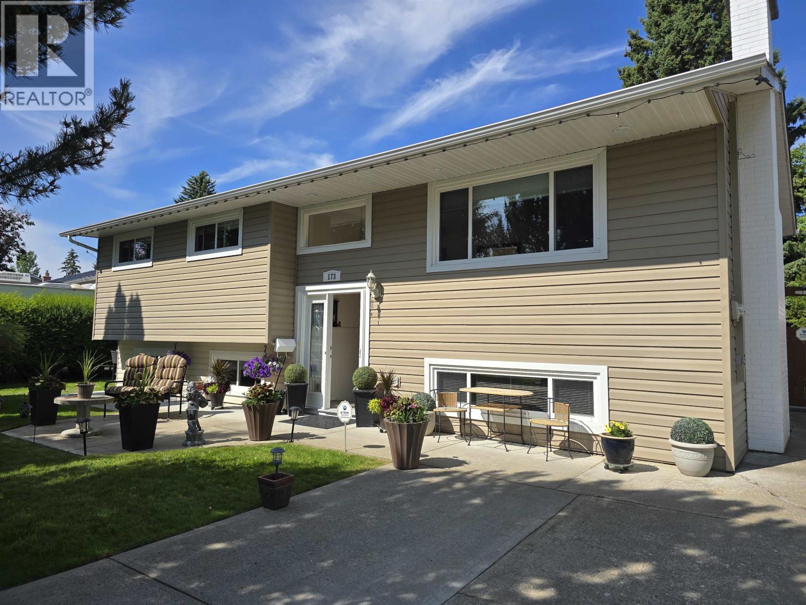 173 VOYAGEUR DRIVE - 1