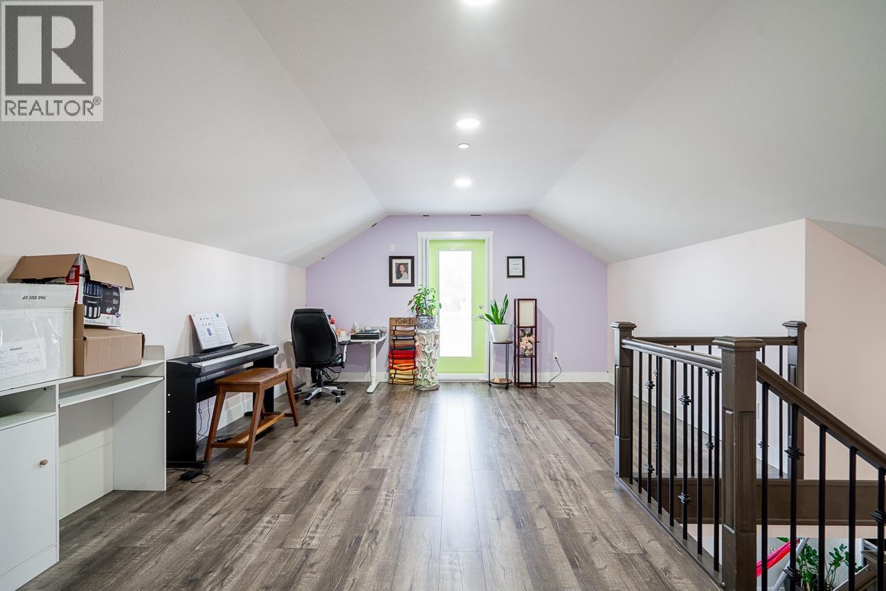 9 Bed, 6 Bath House for Sale in Maple Ridge – 21528 DONOVAN AVENUE, Maple Ridge – MLS# R3119275 - Image 25