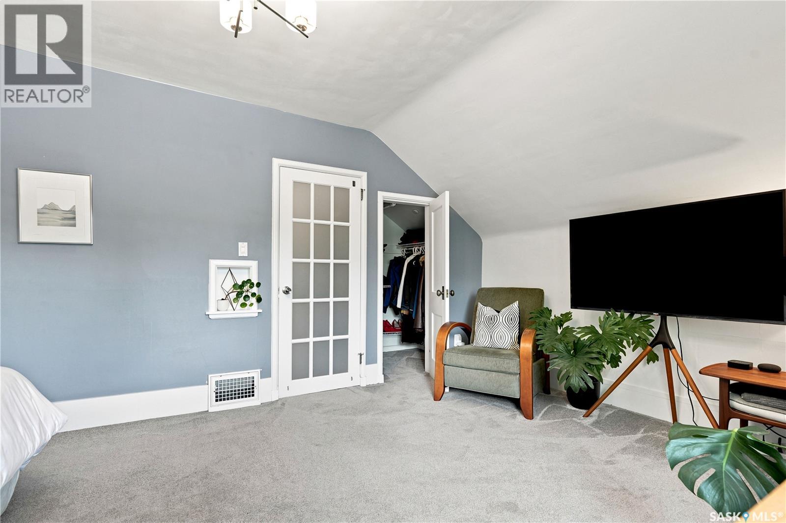 627 12th STREET E - Image 37