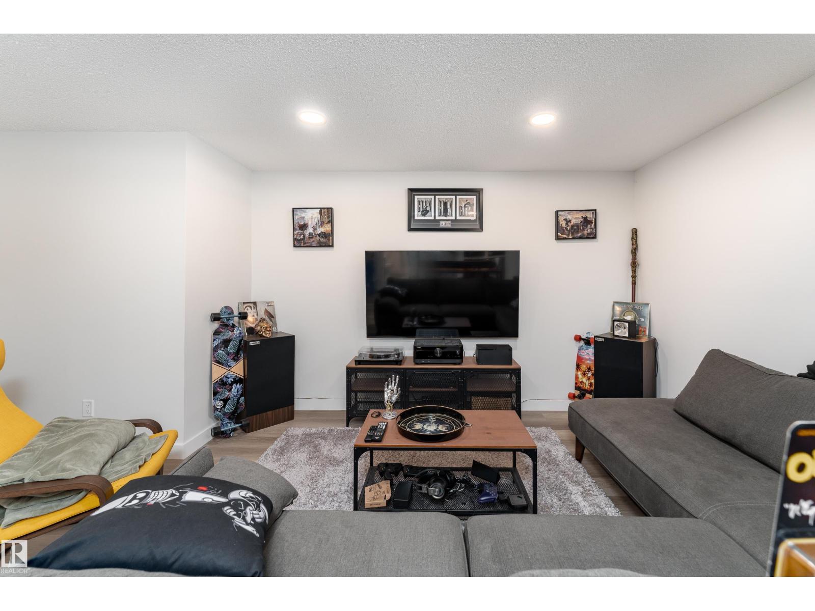 9119 183 AV NW - 20