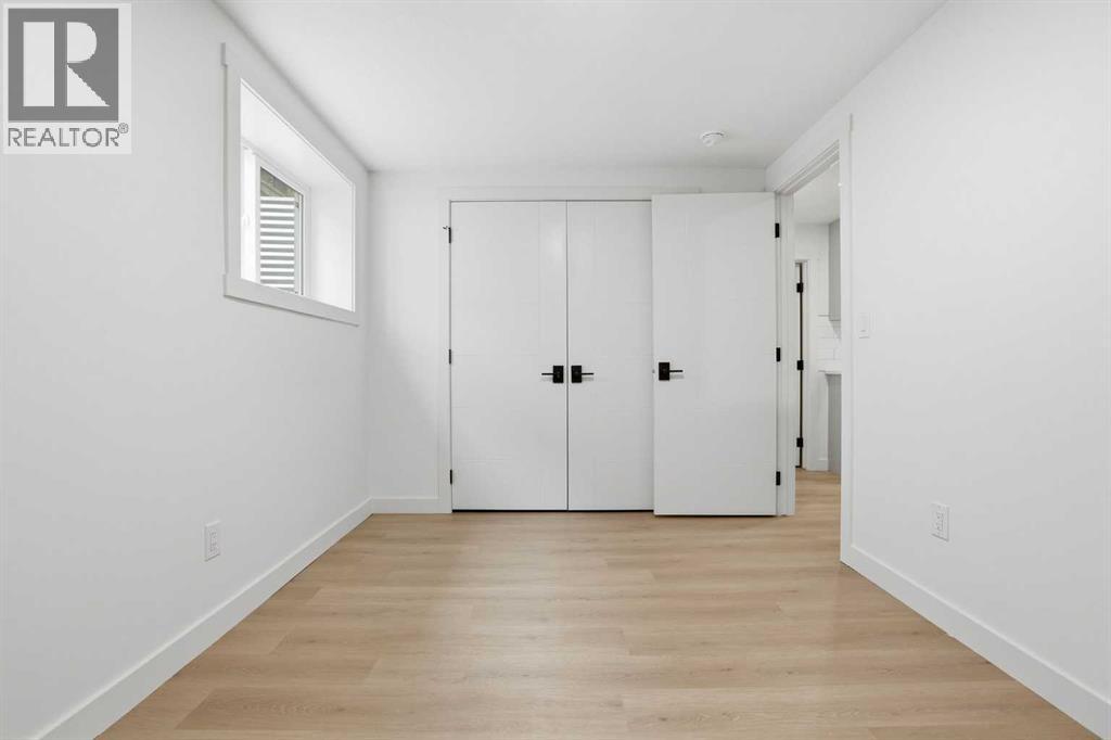 5439 Dalrymple Crescent NW - 26