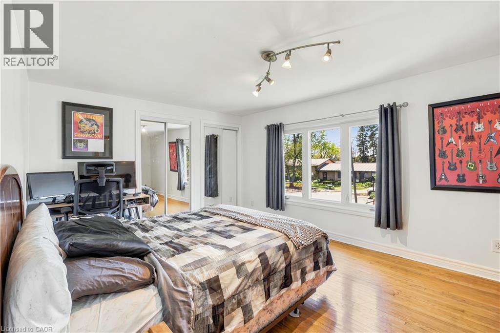 937 PARK Avenue W - 17