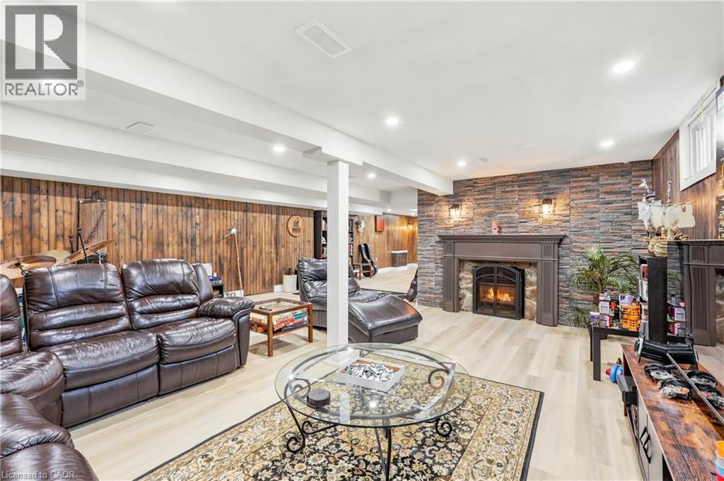937 PARK Avenue W - 22