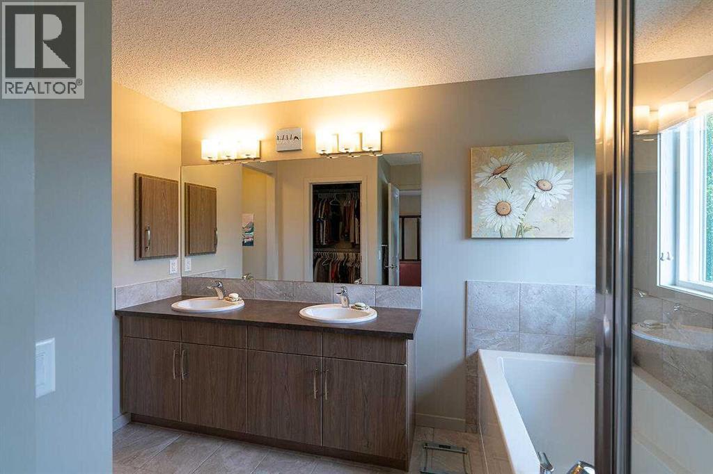 114 River Heights Green - 20