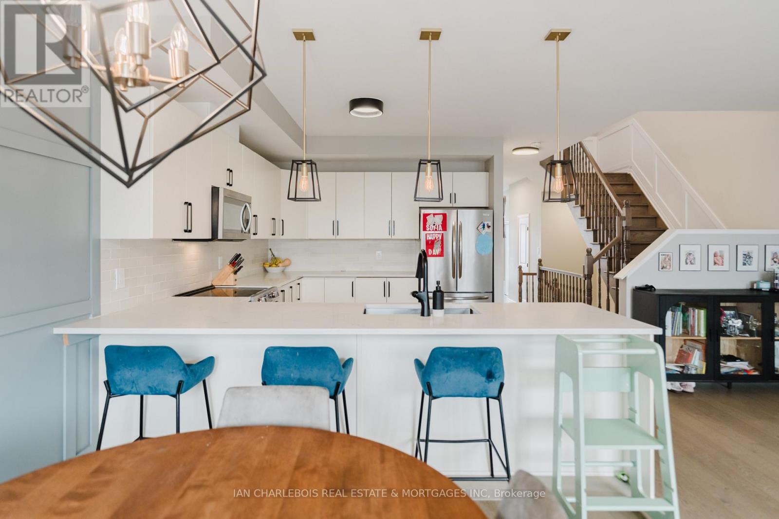 Homes for Sale in Russell – 749 NAMUR STREET – By Peter Sagos - Image 9