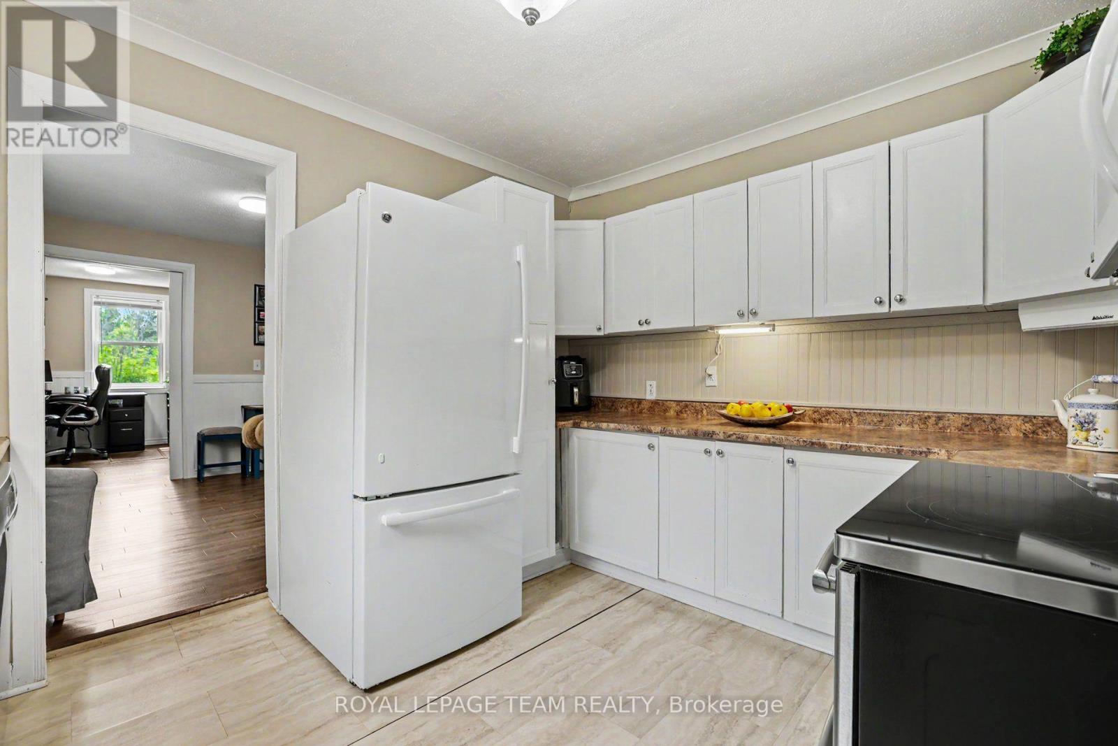 177 LAKE PARK ROAD E - 10