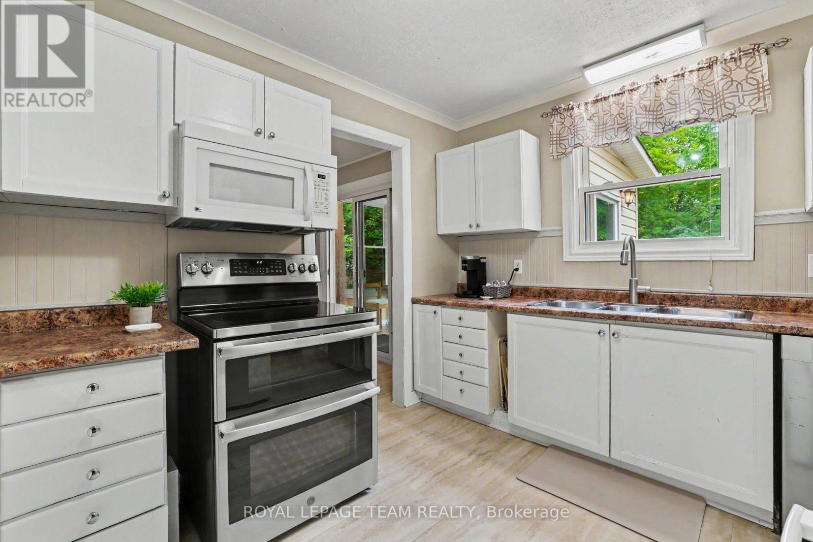 177 LAKE PARK ROAD E - 12