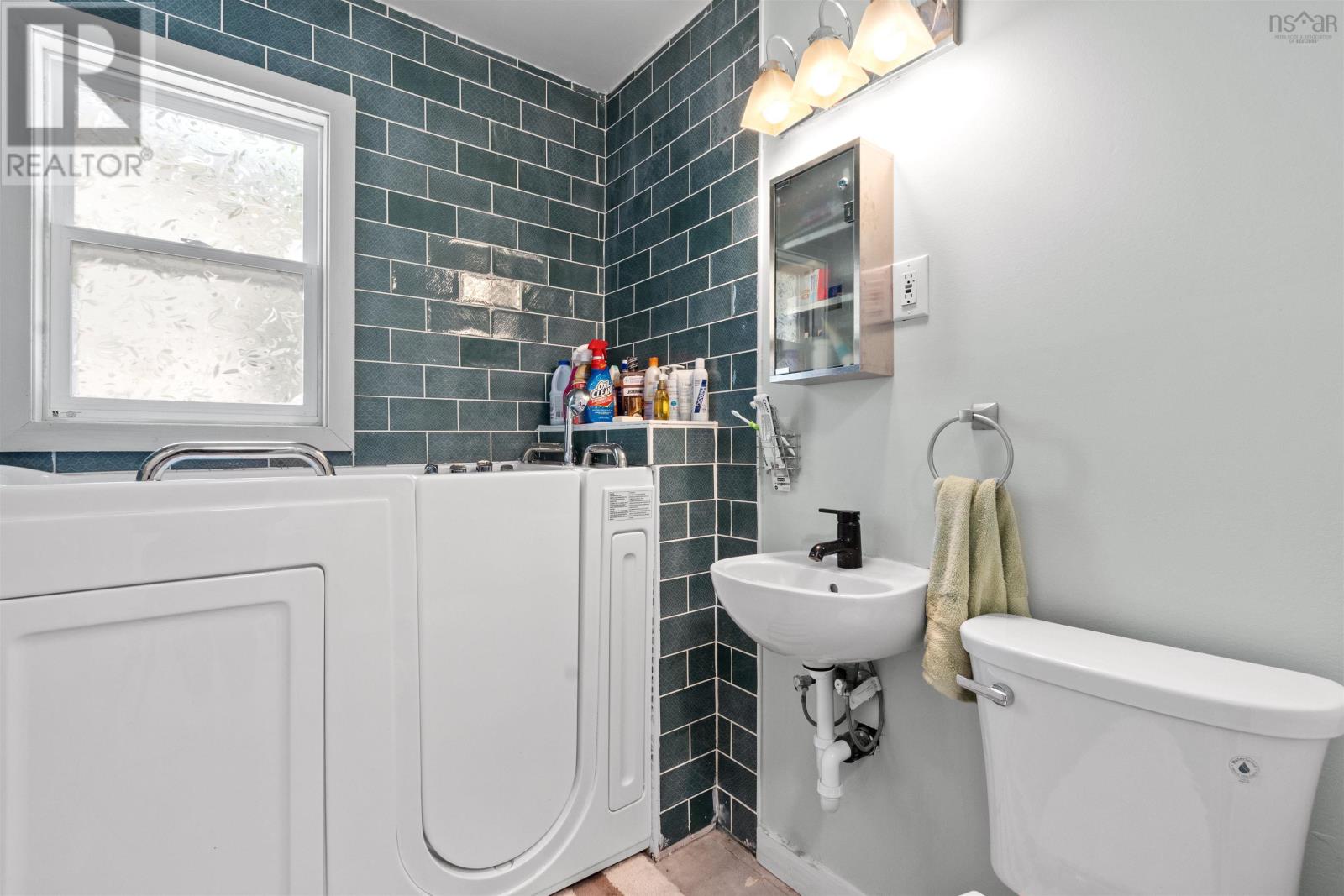 3636 Lynch - 14
