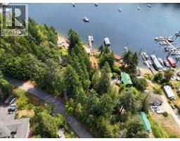 4365 Francis Peninsula Road, Madeira Park, BC V0N2H1 Photo 10