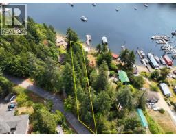4365 Francis Peninsula Road, Madeira Park, BC V0N2H1 Photo 9