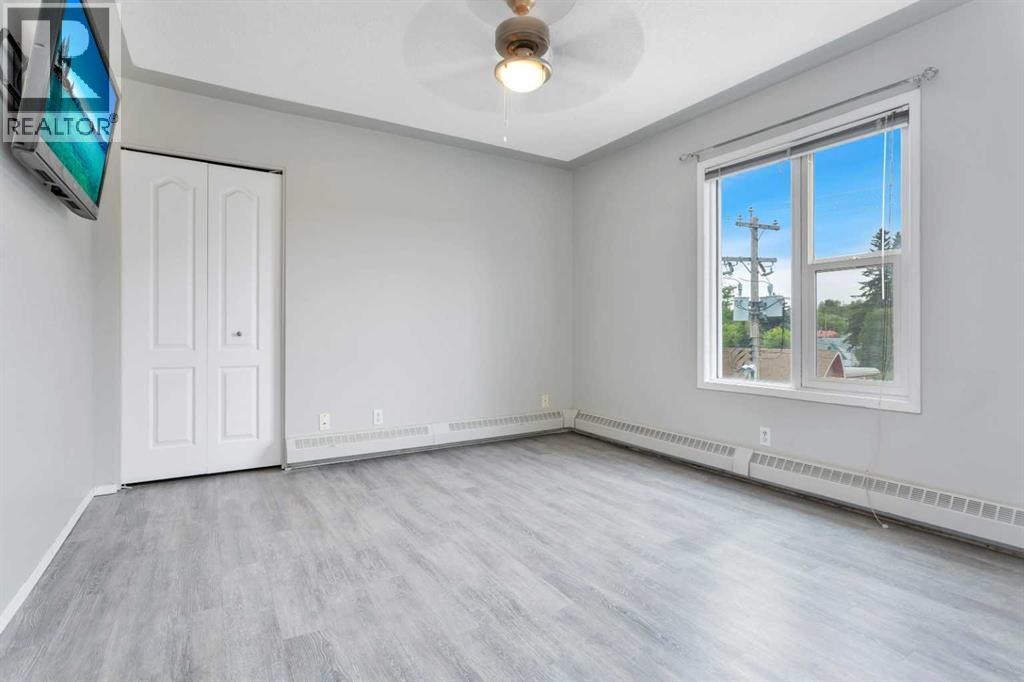 #312 5135 Lakeshore Drive - 17