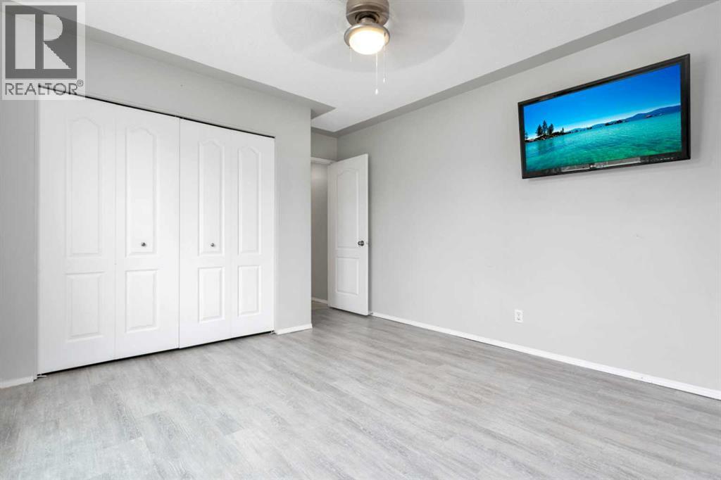#312 5135 Lakeshore Drive - 18