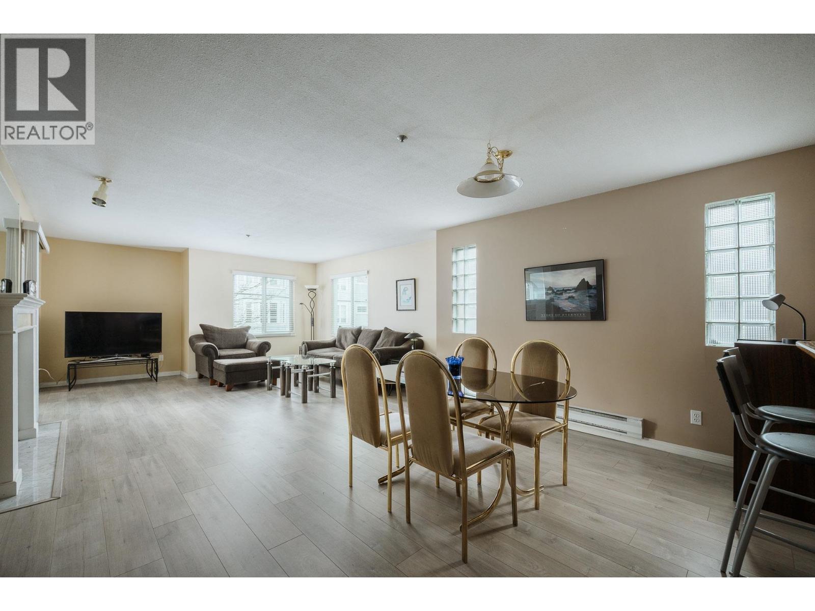 205 4988 47A AVENUE, Delta
