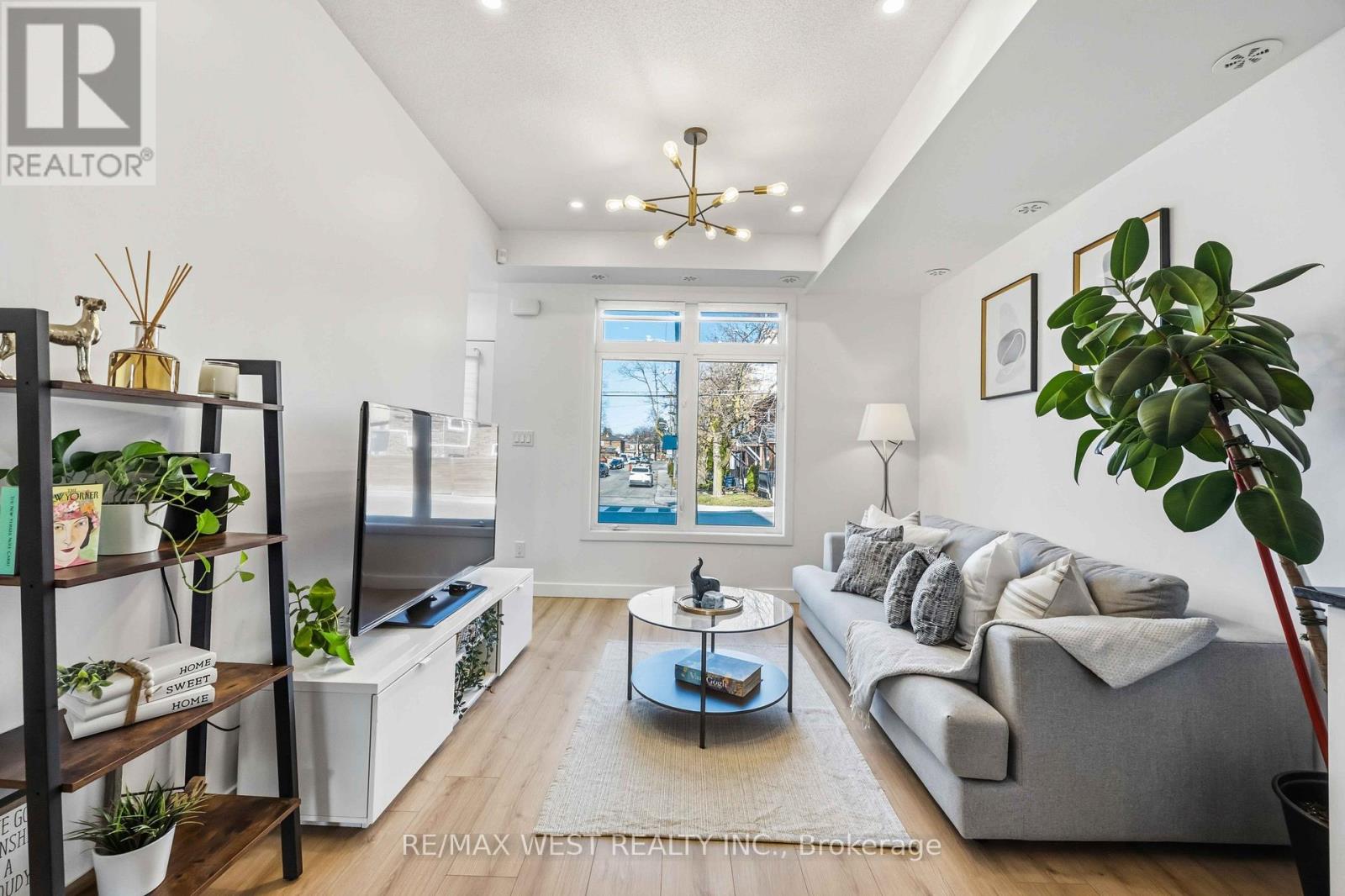 #1 6 BICKNELL AVENUE - 6