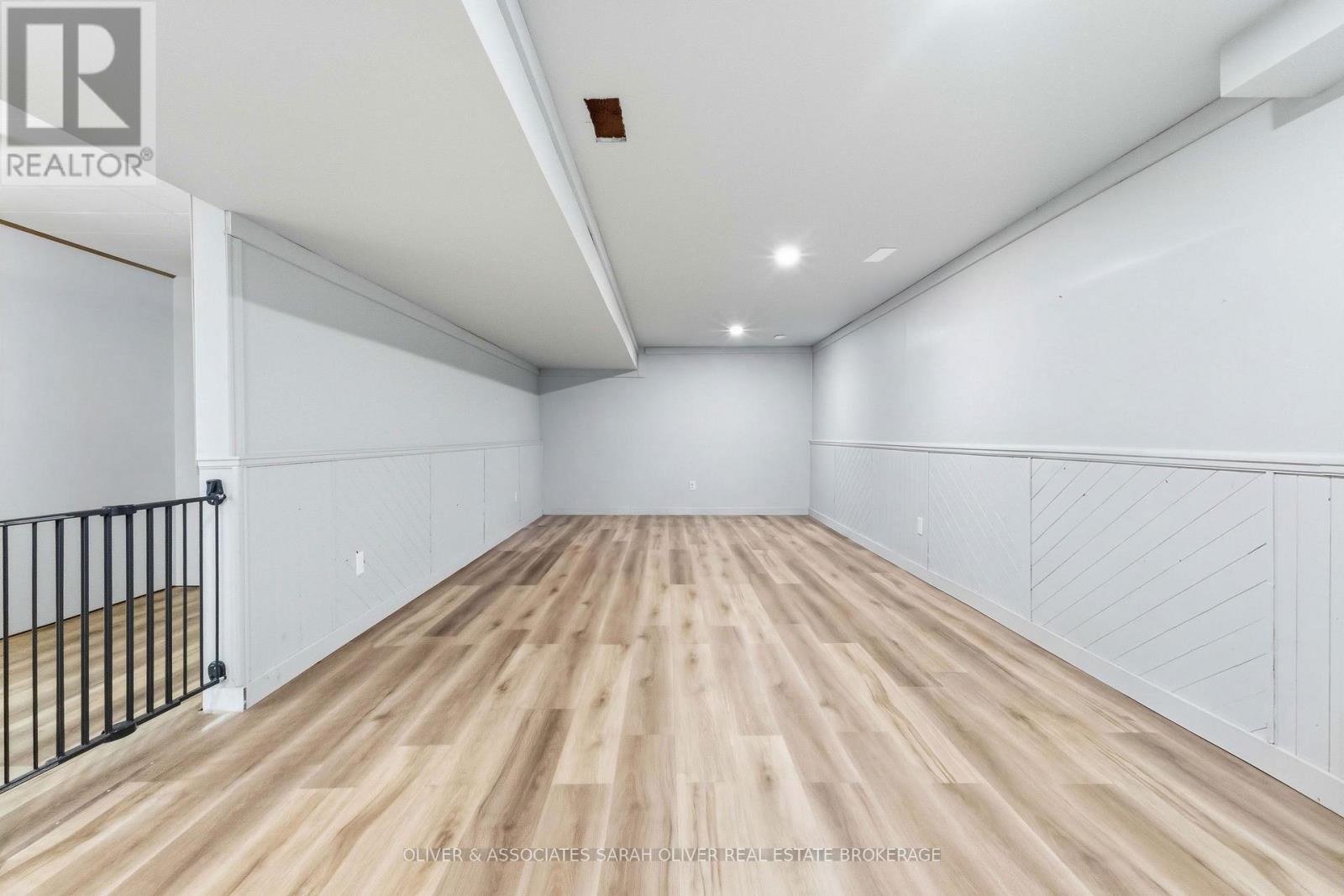111 TREELAWN AVENUE - 32