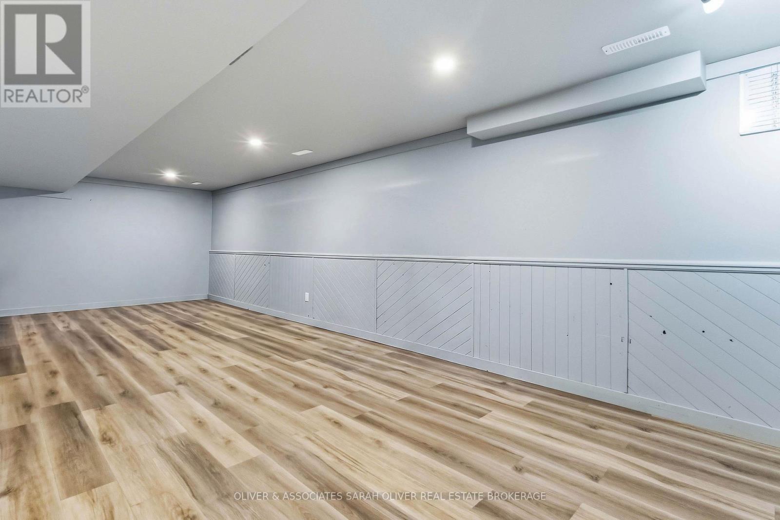 111 TREELAWN AVENUE - 34