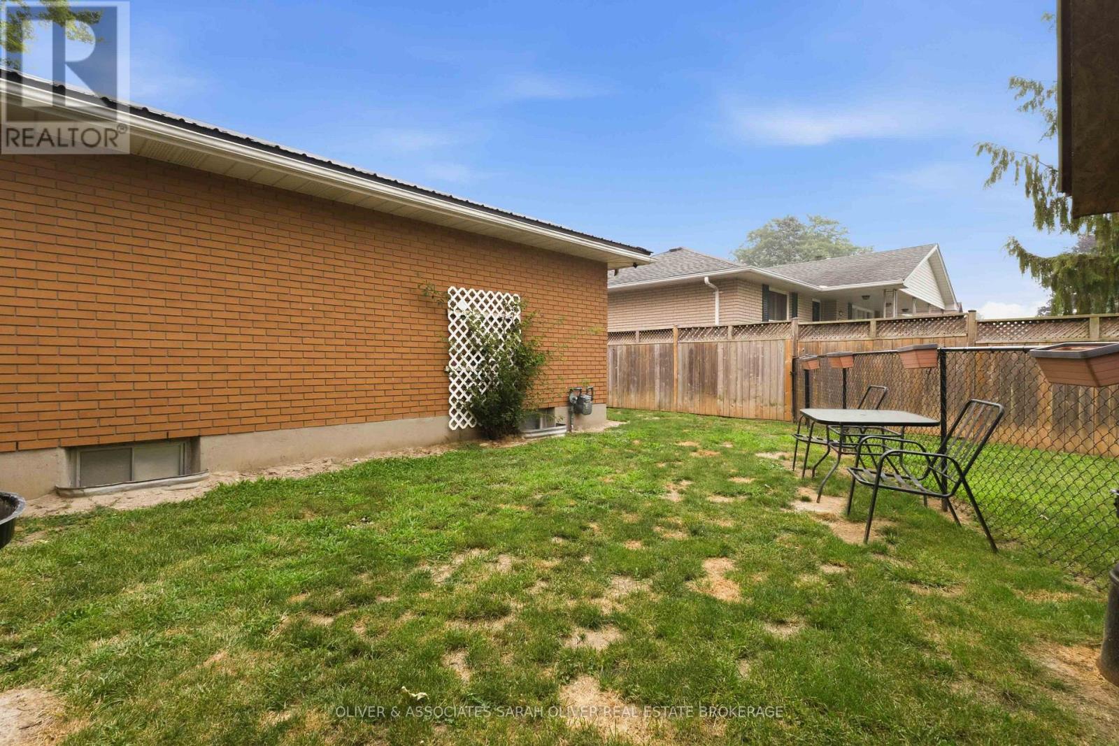 111 TREELAWN AVENUE - 44