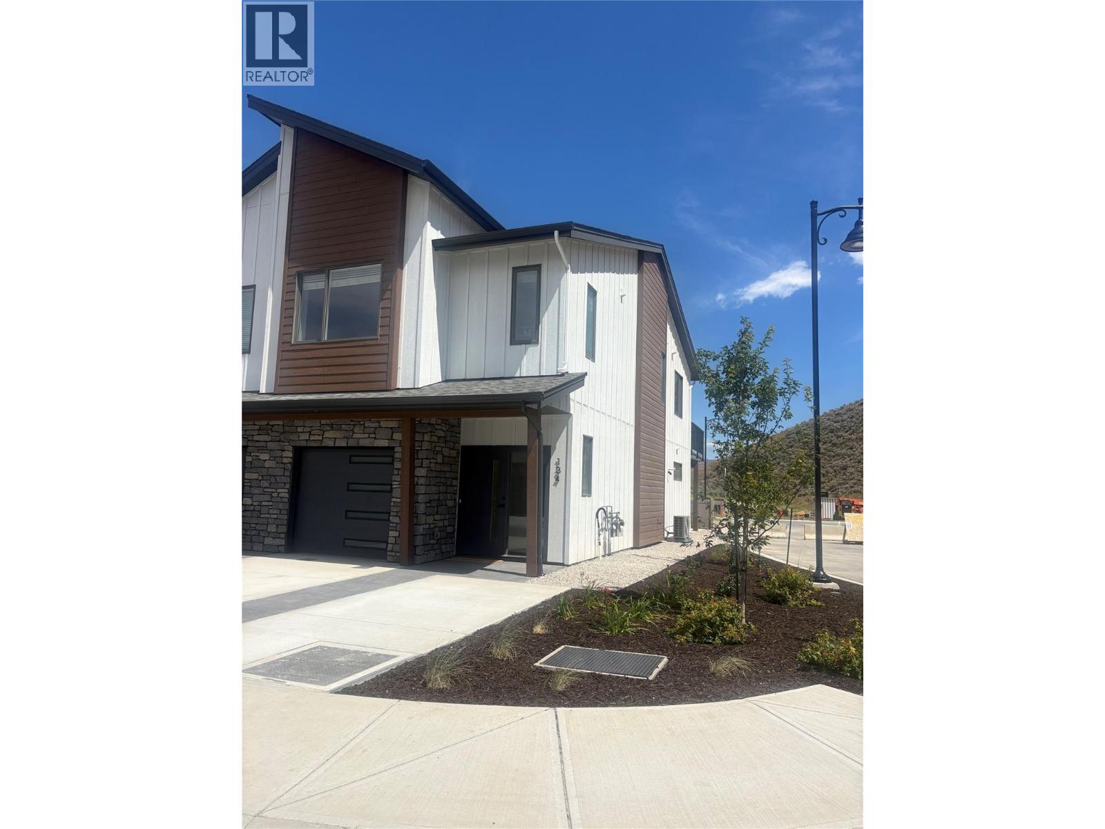 #134 3580 Valleyview Drive - 22