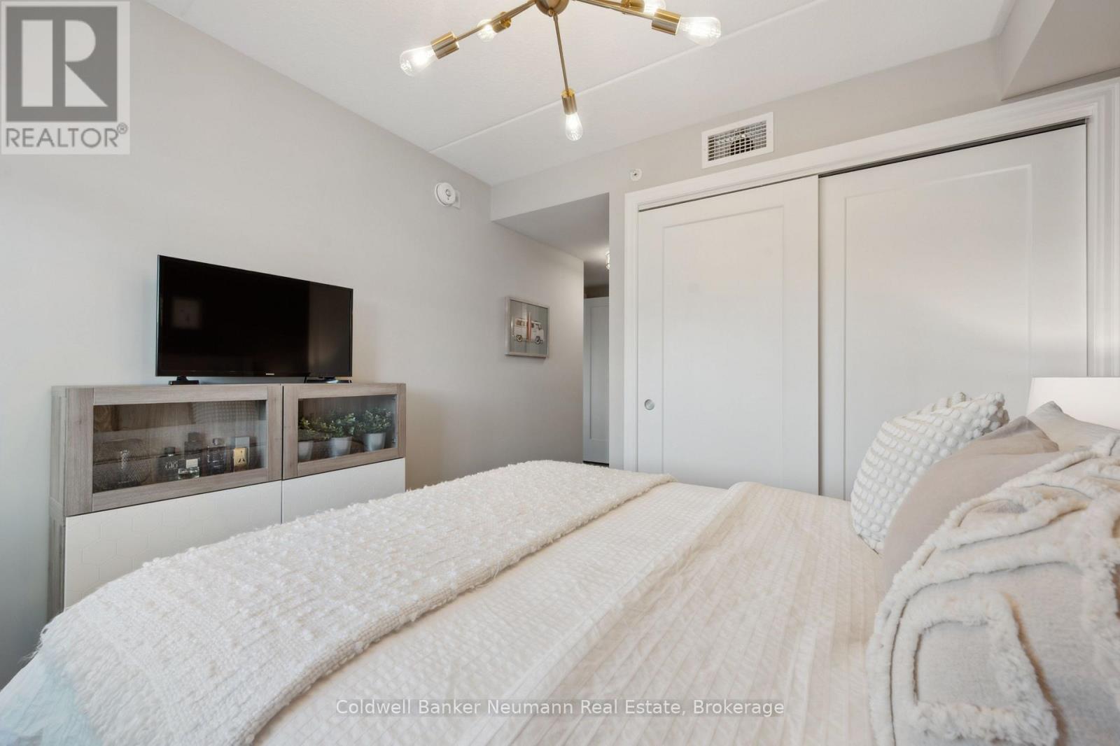 #102 104 SUMMIT RIDGE DRIVE - Image 16