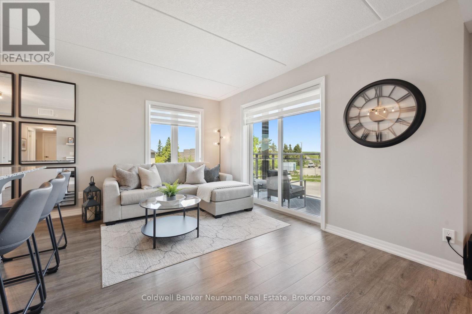 #102 104 SUMMIT RIDGE DRIVE - Image 4